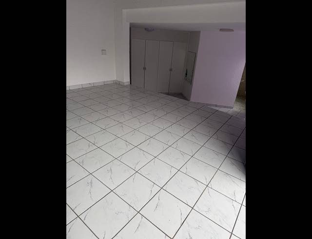 1 bed property to rent in GLENVISTA